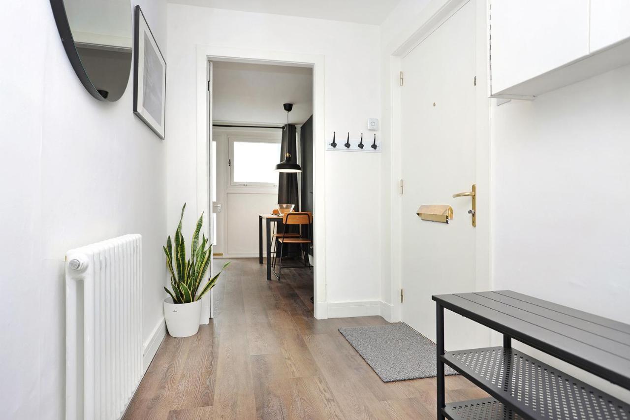 Joivy Contemporary Royal Mile Apartment With Balcony Edinburgh Bagian luar foto